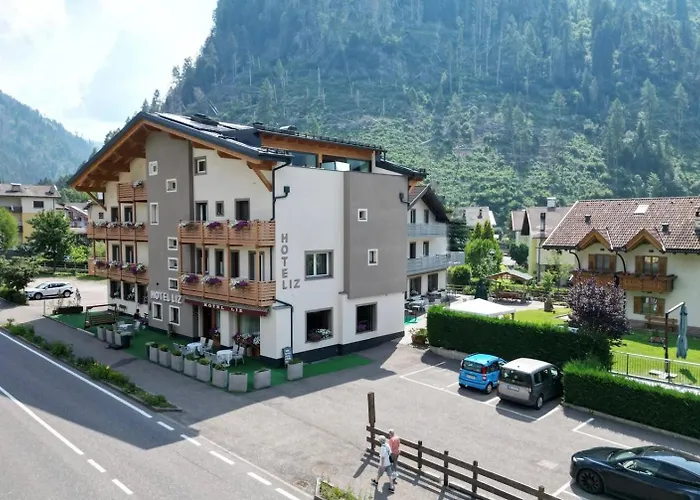Liz Hotel & Apartments